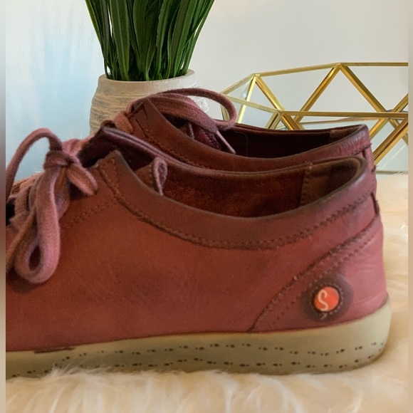 SOFTINOS Purple Leather Lace Up Sneakers - Picture 2 of 5
